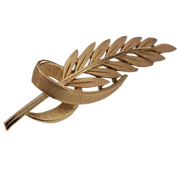 Trifari Crown Over T Gold Tone Laurel Leaf Ribbon Brooch Pin, Signed K898 - Picture 3 of 9